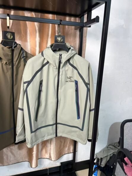 Arc'teryxa Hooded Small Logo Functional Outdoor Softshell Punching Jacket Coat Jackets - 图片 3