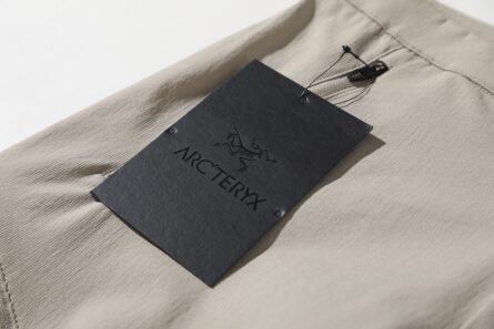 Arc'teryx Cubic Workwear Pants Classic white logo embroidered fabric upgraded composite remodeling shape to increase the outdoor function and waterproof and breathable performance so that you wear more atmosphere - 图片 12