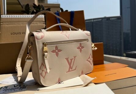The Lv Pochette Metis handbag is a distillation of the classic collegiate bag configuration. - 图片 2