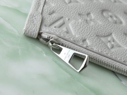 CarryAll Small Handbag  - 图片 13