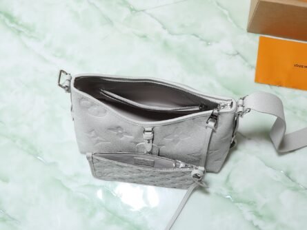 CarryAll Small Handbag  - 图片 8