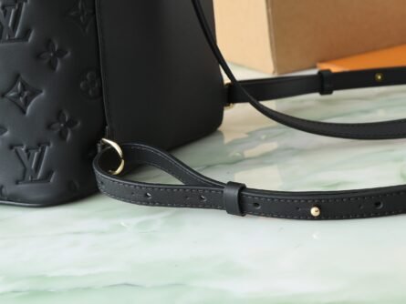 Black Full Leather Embossed Shoulder Bag COUSSIN BACKPACK Small Handbag - 图片 11