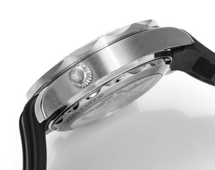Omega's new Seamaster 300M 44mm Chronograph - 图片 7