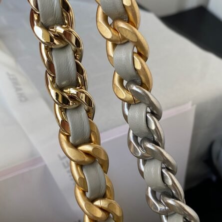 Silver chain Ohanel Fall/Winter 19Bag Combining everything classic pillow bag - 图片 7