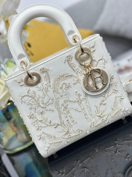 Lady Dior four-panel embroidered unicorn beadwork with lambskin lining - 图片 5