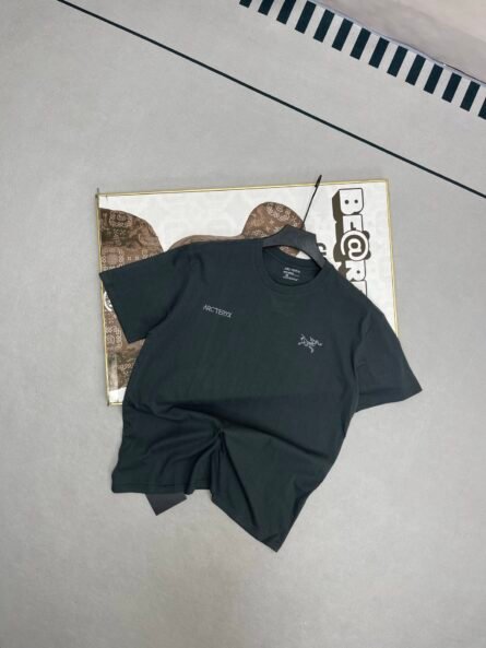 Arc'teryx Captive Split Embroidered Short Sleeve Men's and Women's Simple - 图片 6