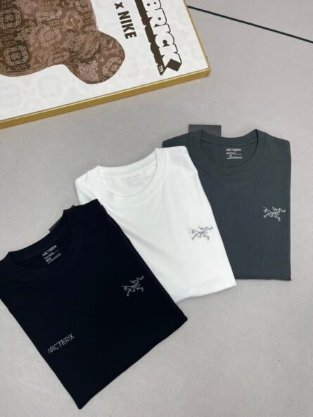 Arc'teryx Captive Split Embroidered Short Sleeve Men's and Women's Simple - 图片 7