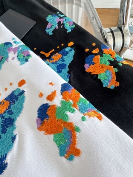 Louis Vuitton 1V 25SS Butterfly Embroidered Short Sleeve T-Shirt Couple's Style - 图片 5