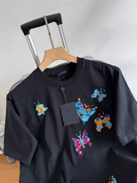 Louis Vuitton 1V 25SS Butterfly Embroidered Short Sleeve T-Shirt Couple's Style - 图片 10