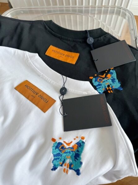 Louis Vuitton 1V 25SS Butterfly Embroidered Short Sleeve T-Shirt Couple's Style - 图片 11