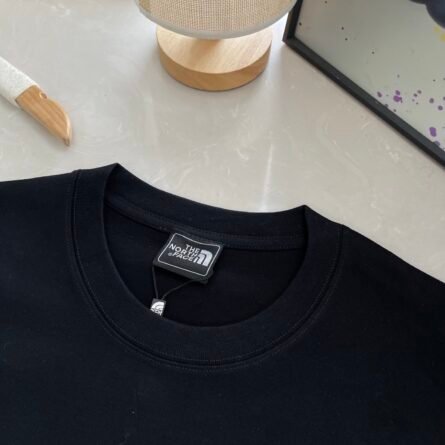 2025 New The North Face Couple Short Sleeve Tee for Men and Women - 图片 4